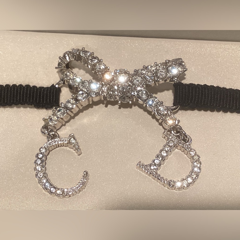 Vintage Y2K Christian Dior Swarovski Crystal Bow 'CD' Choker Necklace - RARE - Picture 3 of 8